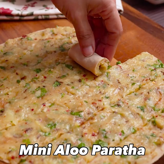 Comment “Paratha” for SCHOOL TIFFIN MINI ALOO PARATHA- Recipe via DM .
.
Here is