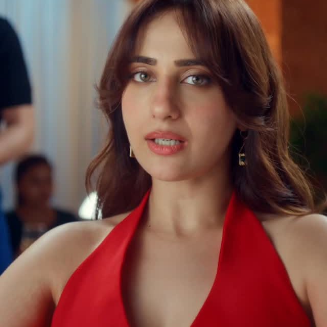 fix me girl ki aatma sabke andar kyun aagayi hai

launching Myntra Ultimate Glam