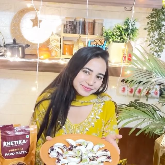 3 Ingredients Instant Moon treat For Eid ✨🌙These Chocolate Date & Almond Moon Bi